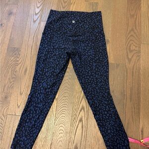 Athleta Salutation Stash Leggings